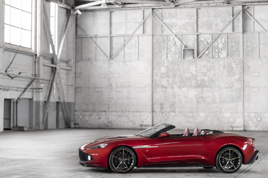  Aston Martin Vanquish Zagato Volante 2017 года  (UK) (фото 37 из 42)